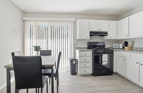 Forest Park Apartment | Wyndham Hills Getaway | Modern Comfort Awaits