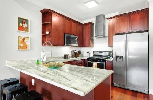 Olde Kensington Apartment | XL Studio - Premier Studio with Gym Access