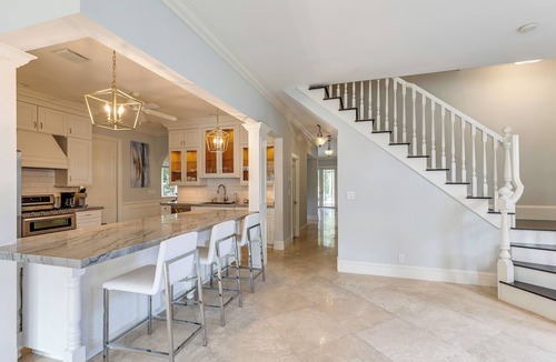 Birch Park Finger Streets House | XMAS Available, Deckland Beach House, 2 mins to the Beach. Family Pool Home!