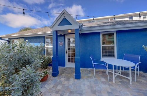 Indian Rocks Beach Cottage | Yachtsman Cottage – Beachfront Charm, Gulf Views, Heated Pool & Walkable Dining