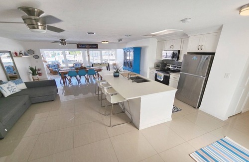 Marathon House | Yellowtail Getaway 3 bedrooms,4 beds,3 bath,boat dock,ice maker and heated pool