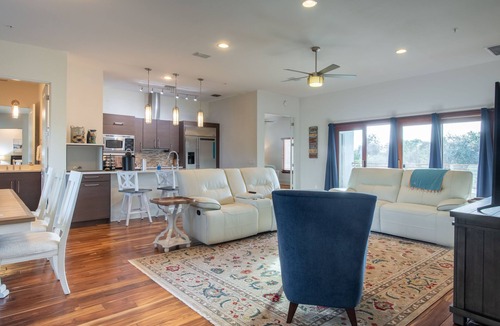 Winter Park Apartment | You're Pampered Here - Just 3 Blocks From Park Avenue!