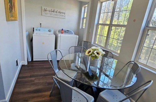 Home Park House | Your Cozy Escape | Roomy, Comfortable & Furnished