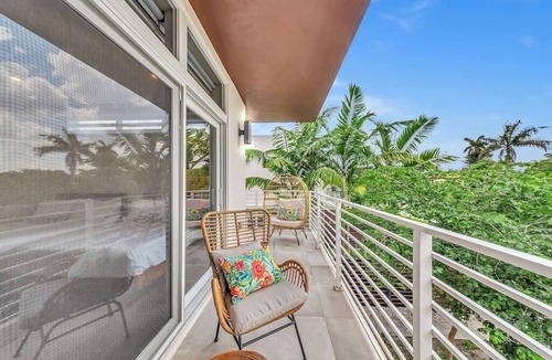 Coral Ridge House | *Your Dream Modern Home in Coral Ridge*