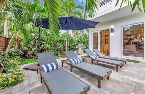 Coral Ridge House | *Your Dream Modern Home in Coral Ridge*