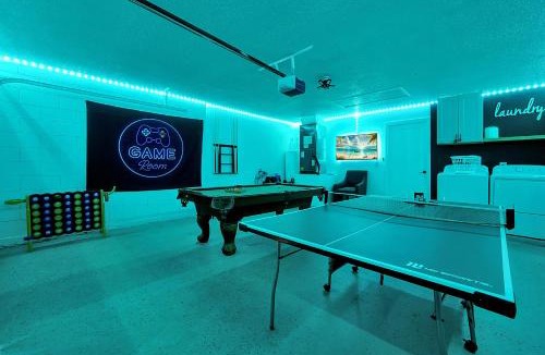 Florida Pines House | Your Family Fun Villa w Pool, Game room, all you need, close to Disney & more