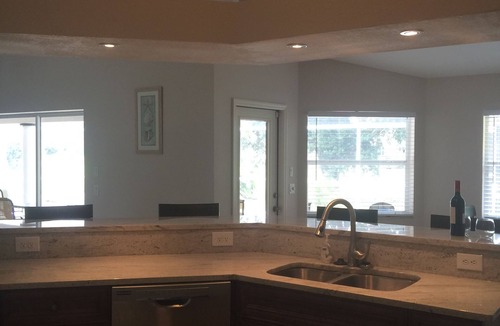 Broadmoor House | Your Florida home away from home. Restaurants, entertaining, pool and beach.
