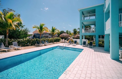 Long Key Hotel | Your Ideal Home Base for Every Adventure! Outdoor Pool, Pets Are Welcome!