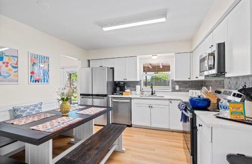 West Palm Beach Villa | Your own 5BR Private Oasis! wPrivate PoolPickleball