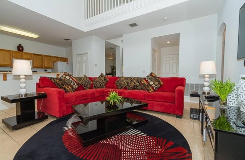Highgate Park Villa | Your perfect family holiday! Private pool, Games Room, 12 Mins to Disney