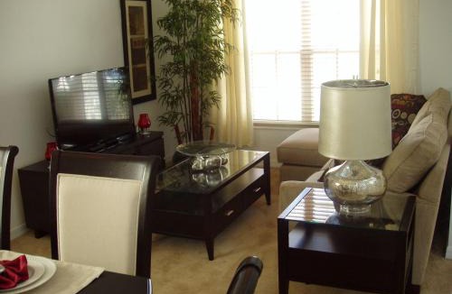 Highgate Park Villa | Your perfect family holiday! Private pool, Games Room, 12 Mins to Disney