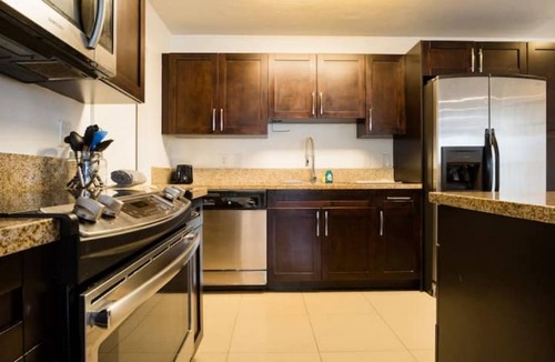 Riverside Park Apartment | Your perfect getaway awaits! Near Downtown! - C3