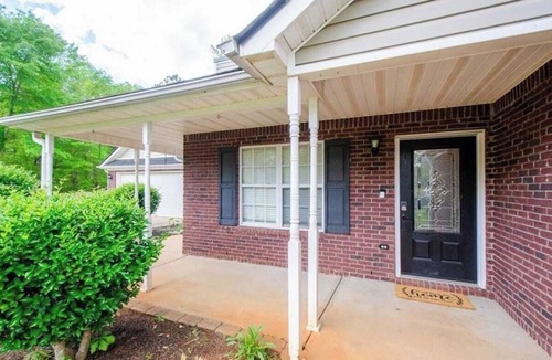 Griffin House | Your Quiet Escape in Locust Grove Sleeps 6