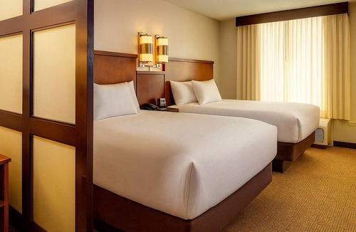 Gwinnett Place Hotel | Your Relaxing Getaway 4 Pet Friendly Units! Close to McDaniel Farm Park!