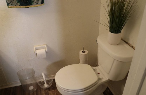 East Point House | Your stylish cozy home away from home with spacious, funky artsy décor.