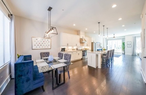 Castleberry Hill House | Your World Cup Home Base! Rooftop/SkylineViews/Walk to The World Cup and Enjoy