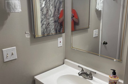 Sandalwood House | Zen 2b/2b smart townhome in central Jacksonville
