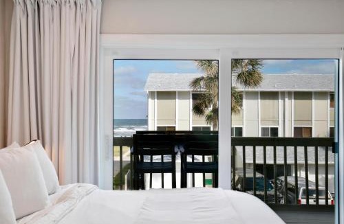 New Smyrna Beach House | ZEN BEACH RETREAT - OCEAN VIEW TOWNHOUSE -No Drive Beach