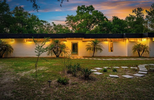 Floral City House | Zen Escape Pool Trails Outdoor Kitchen