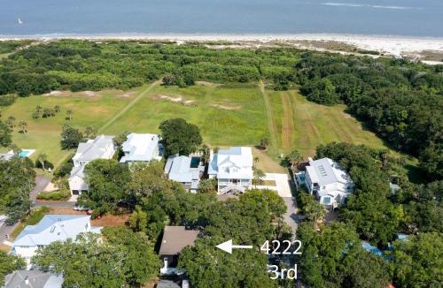 East Beach House | Zen-N-Sea - 4222 Third St