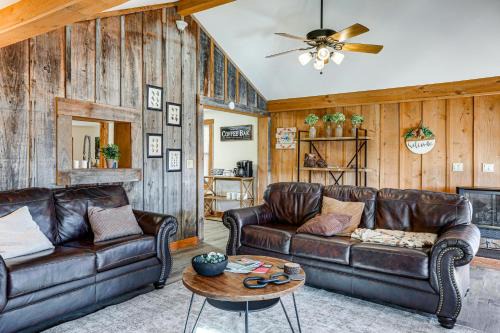 1/2 Mi to State Park! Riverfront Ozarks Retreat