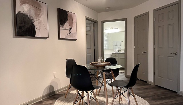 1 Bedroom Unit With Great Lighting