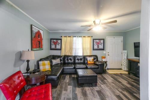 1 Mi to Dtwn! Quaint Vidalia Getaway w/Patio