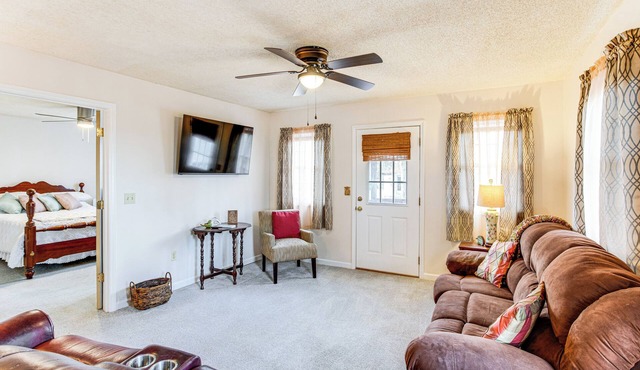 1 Mi to Lake Murray! Pet-Friendly Extended Getaway