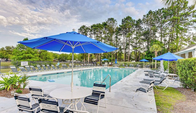 1 Mi to River! Relaxing Family Home in Bluffton