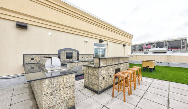 1 min walk to stadium! Private Rooftop at Williams-Brice - 3-bed 3-bath condo