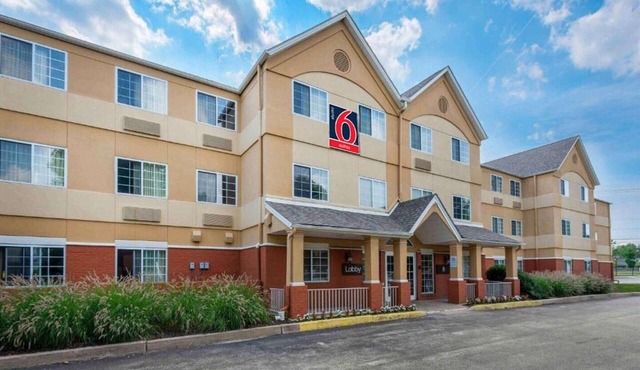 1 QUEEN BED | SUITE, NSMK, KITCHEN