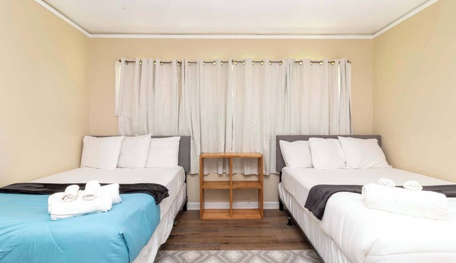 10 Min to Downtown, Close to Dining-Boxwood Beauty