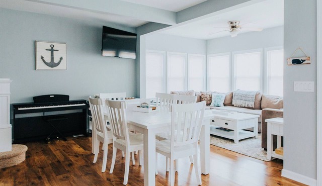 1½ Blocks to Boards | 1st Floor EnSuite | Beach Gear | Driveway
