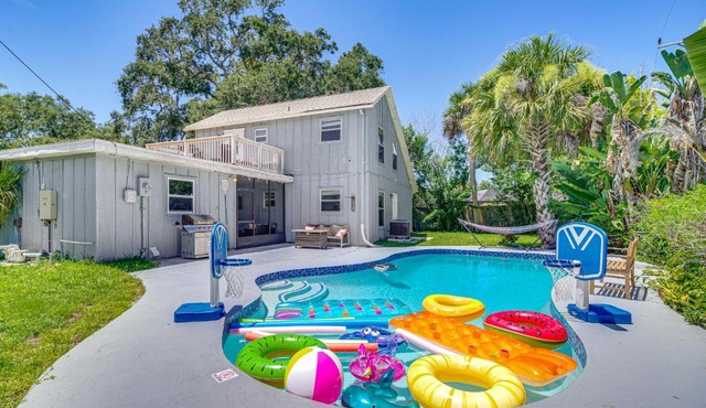 13 Mi to Beach! Family-Friendly Palm Bay Retreat