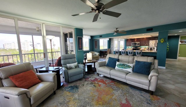 2 Bedroom & 2 Bath Direct View of Gulf & Bay! Wrap Around Lanai! Summer Special