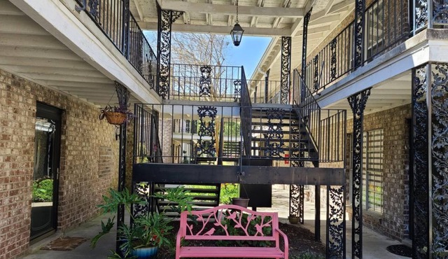 2 Bedroom Condo L-554530 by Houzlet