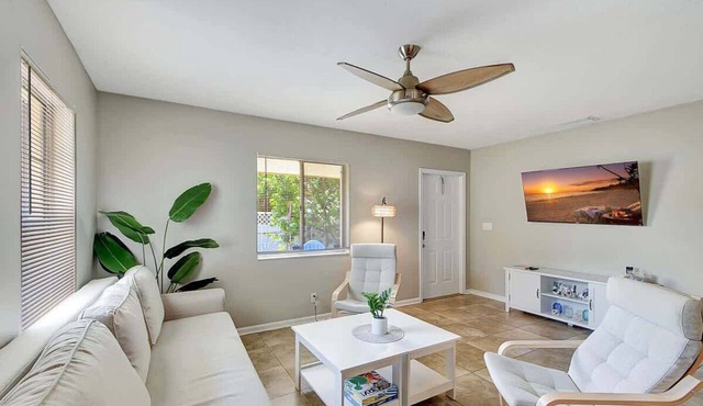 2 BR Home Close to The Beach!
