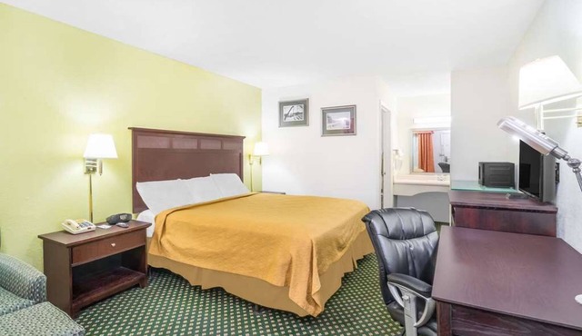 2 King Room Near Lookout Mountain Attractions and Outdoor Fun