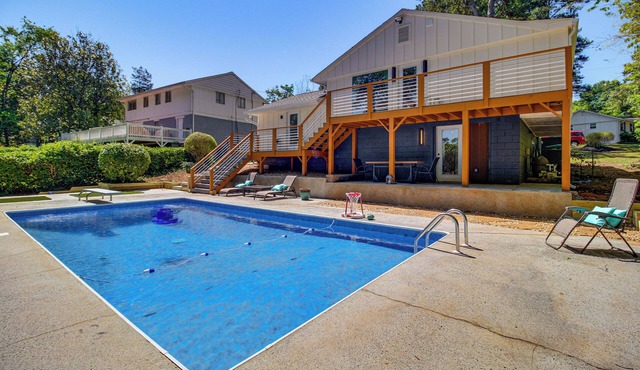 2 Mi to Truist Park! Modern Gem w/Pool & Fire Pit