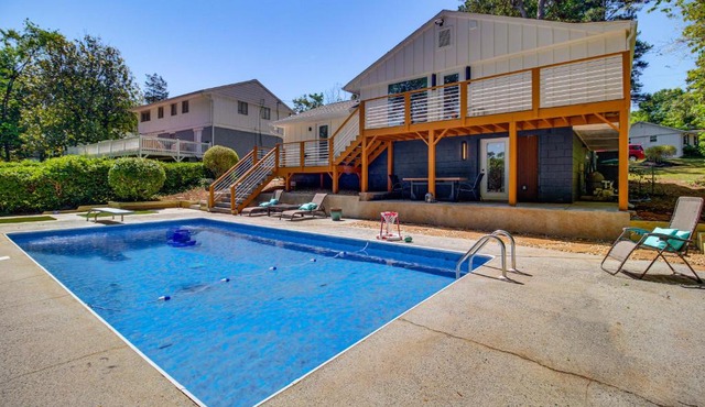2 Mi to Truist Park! Modern Gem w/Pool & Fire Pit