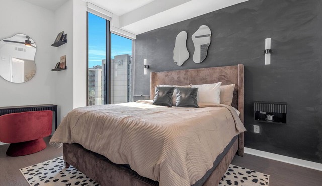 22nd floor Luxury Midtown ATL haven—2mi from FIFA