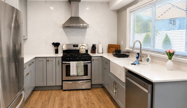 2BR/2BA, Bonus Office, King Bed, W/D In-Unit, Pets