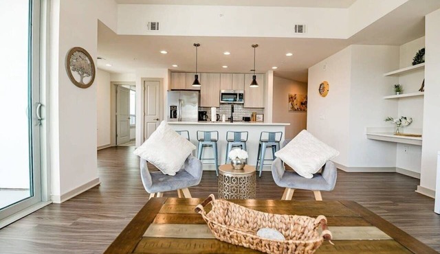 2BR Fully Furnished Apartment Uptown - BOA Stadium by RedAwning