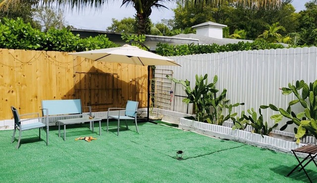 2BR Miami Home Near Wynwood Sleeps 5 + Parking