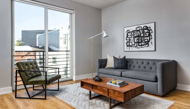 2BR Philly's Artistic Cozy City Flat