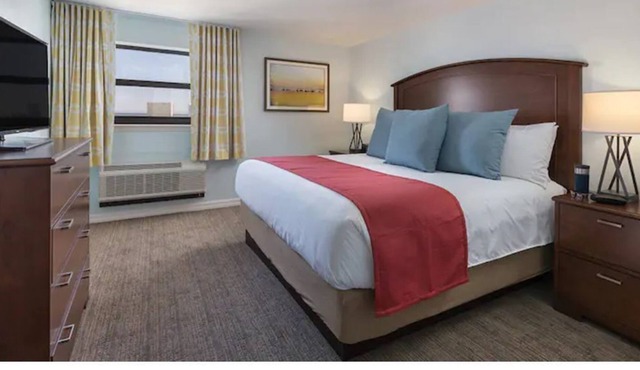2BR private deluxe in a Lovely resort next to Broadwalk