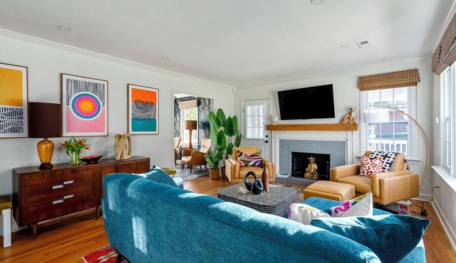 3/2 Mid-Century Designer Retreat Near Bruce’s Field & Downtown, Golf