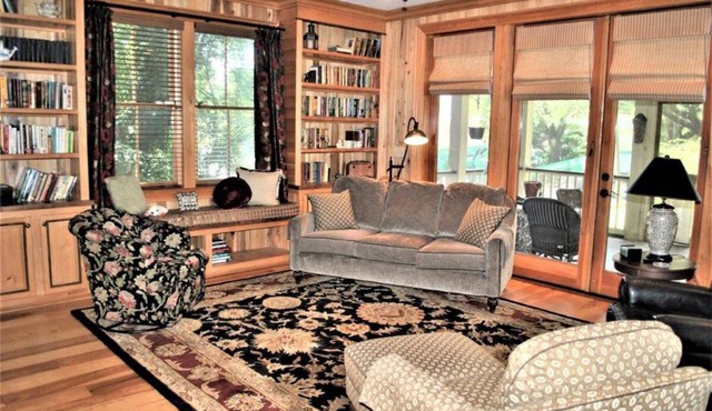 3 Bdrm in Georgetown's Historic District