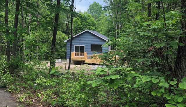3-bedroom new house b/w New Paltz and Newburgh. Quiet wooded area