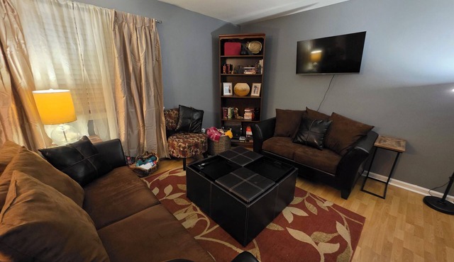 3-bedroom townhome in adorable Atlanta with cool AC
